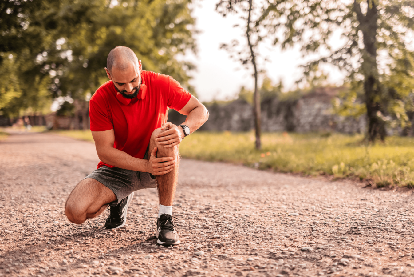 stretches-knee-benchmarkpt-newsletter-image-2048×1368-01-min